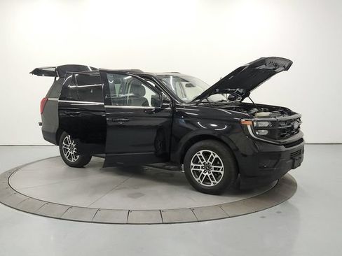 Used 2025 Ford Expedition Active AWD/4WD image 10