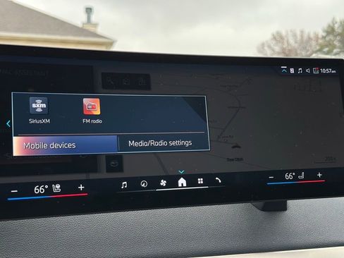 Used 2024 BMW iX xDrive50 w/ Premium Package image 31