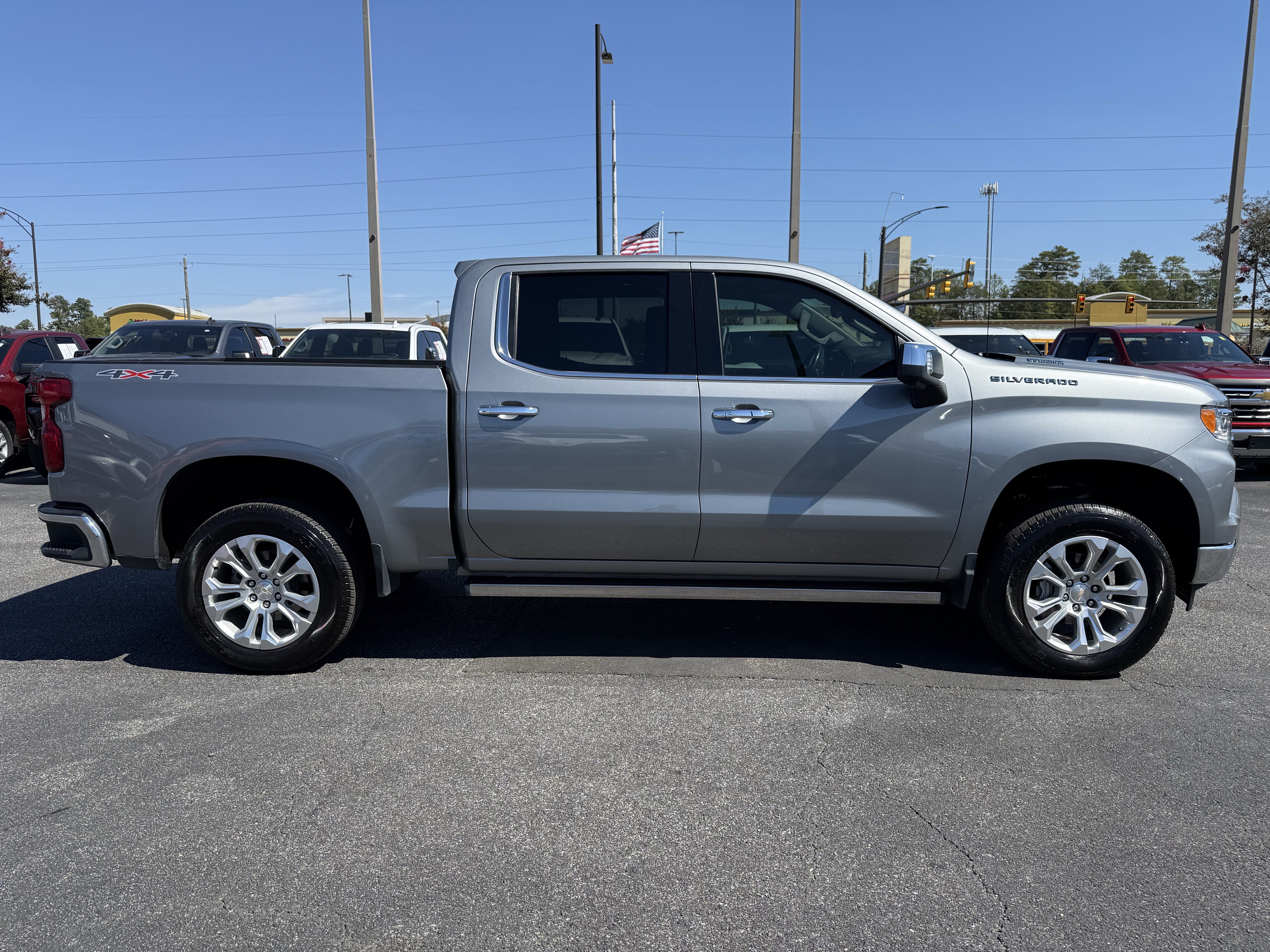 Used 2023 Chevrolet Silverado 1500 LTZ w/ Technology Package AWD/4WD image 11