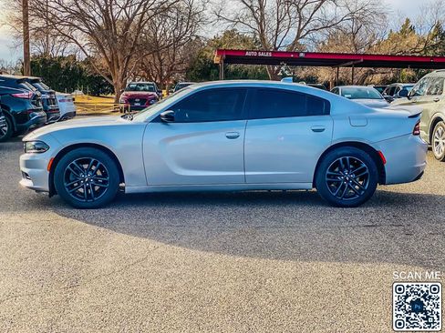 Used 2019 Dodge Charger SXT w/ Plus Group image 5
