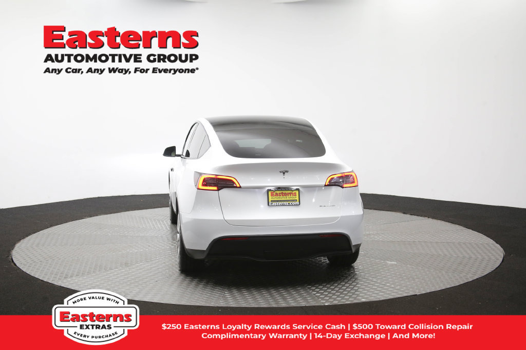 Used 2022 Tesla Model Y Long Range AWD/4WD image 34