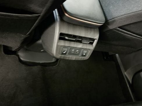 Used 2023 Nissan Ariya AWD image 28