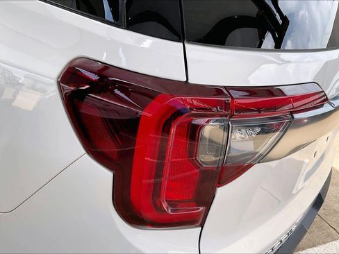 Certified 2022 GMC Acadia AT4 w/ Technology Package image 28