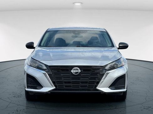 Used 2024 Nissan Altima 2.5 SV FWD image 10