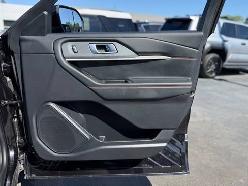 Certified 2025 Ford Explorer ST-Line w/ ST-Line Street Pack AWD/4WD image 17