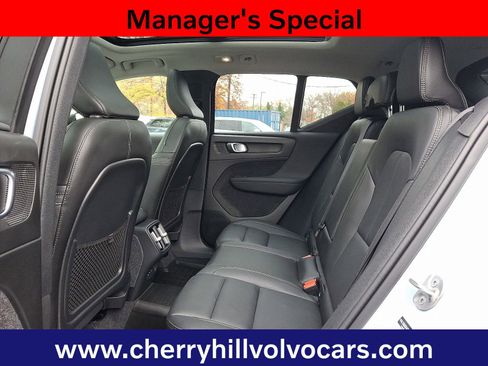 Certified 2025 Volvo XC40 B5 Plus w/ Protection Package Premier image 11