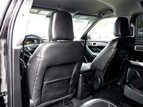 Used 2023 Ford Explorer XLT w/ Equipment Group 202A image 28