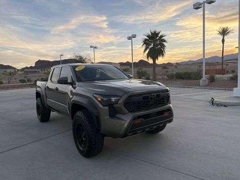 Used 2025 Toyota Tacoma TRD Off-Road image 3