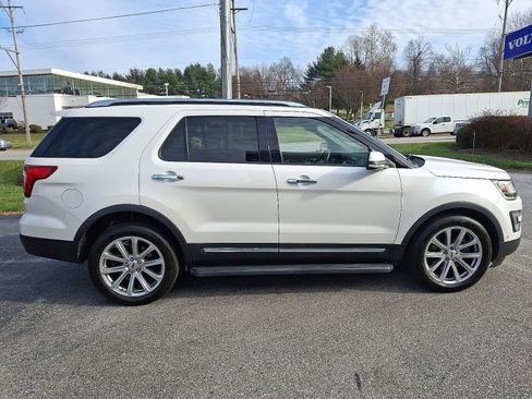 Used 2017 Ford Explorer Limited w/ Equipment Group 303A image 7