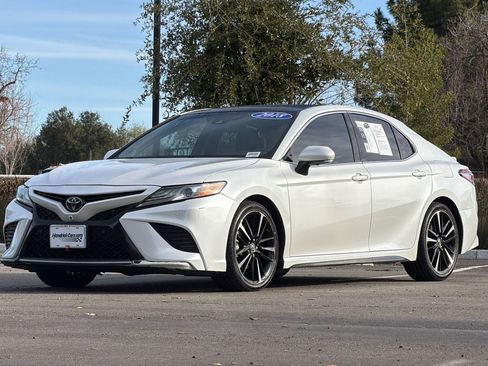 Used 2018 Toyota Camry XSE w/ Driver Assist Package image 9