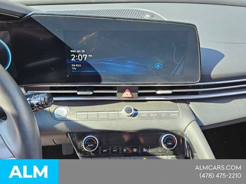 Used 2025 Hyundai Elantra SEL FWD image 18