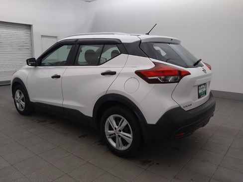Used 2019 Nissan Kicks S FWD image 3