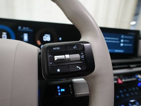 Used 2024 Hyundai Santa Fe SEL FWD image 19
