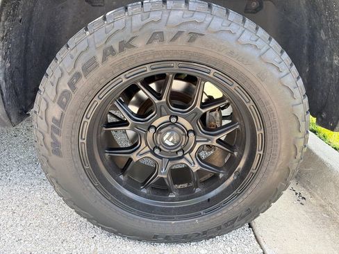 Used 2016 RAM 1500 Laramie w/ Convenience Group AWD/4WD image 3