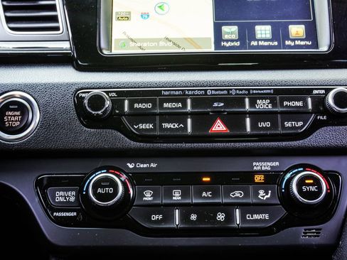 Used 2018 Kia Niro EX w/ EX Touring Graphite Edition FWD image 22