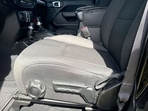 Used 2022 Jeep Wrangler Unlimited Sport AWD/4WD image 22
