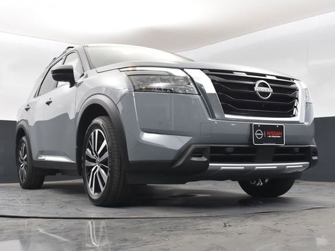 New 2025 Nissan Pathfinder Platinum w/ Cargo Package image 40