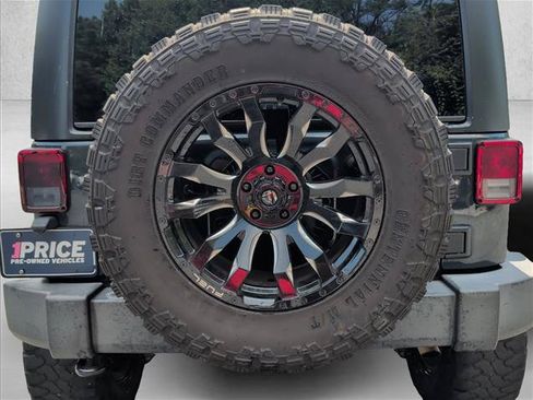 Used 2018 Jeep Wrangler Unlimited Sport S AWD/4WD image 24