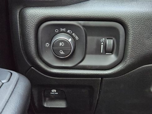 New 2026 RAM 1500 Express AWD/4WD image 23