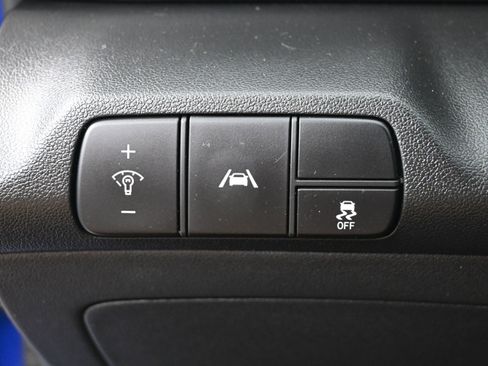 Used 2023 Hyundai Elantra SEL w/ Convenience Package FWD image 12