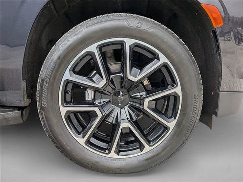 Used 2022 Chevrolet Tahoe RST w/ Luxury Package image 28
