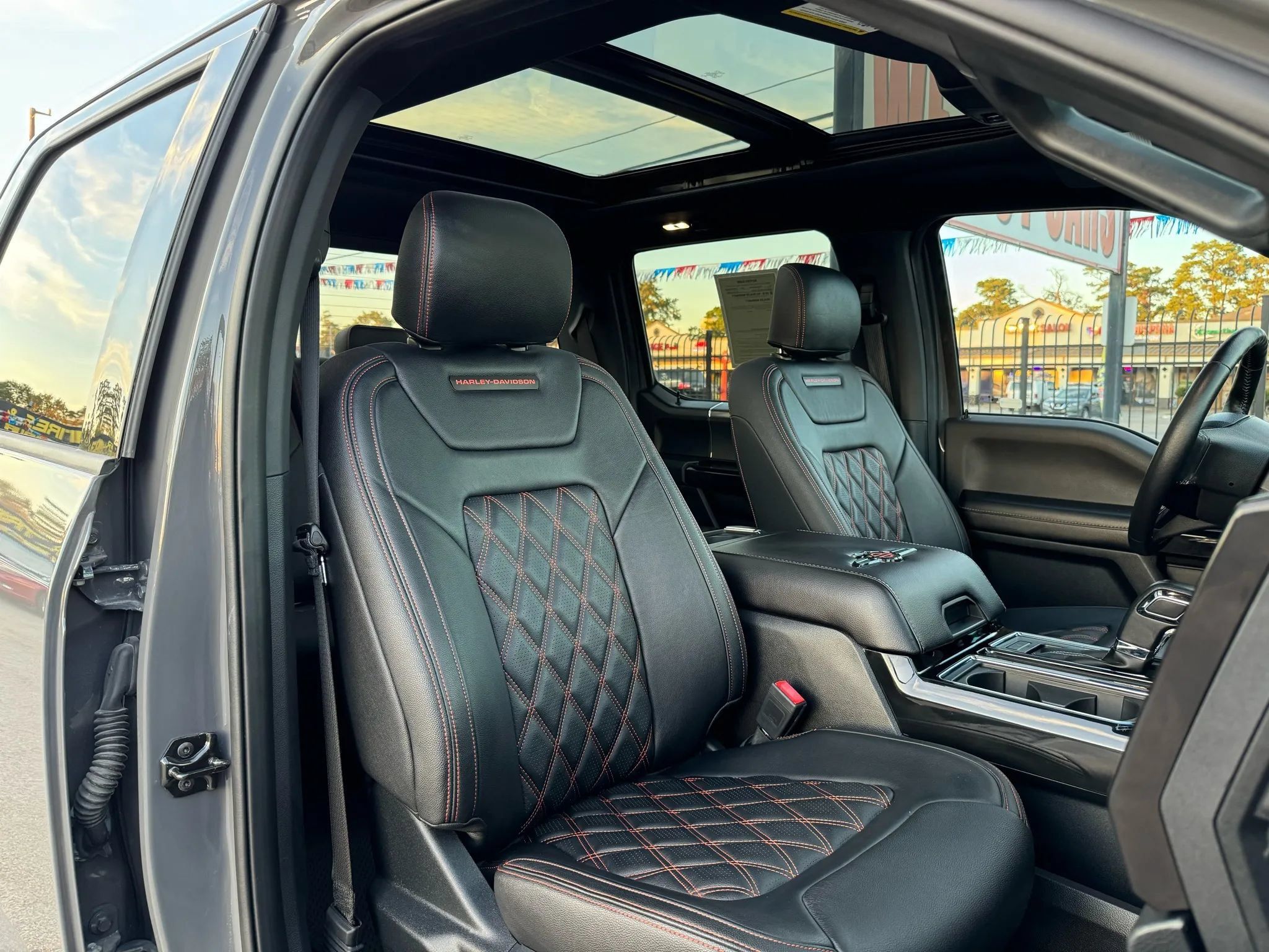Used 2020 Ford F150 Lariat w/ Equipment Group 502A Luxury AWD/4WD image 28