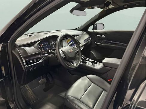 Used 2023 Cadillac XT4 Luxury w/ Cold Weather Package image 12