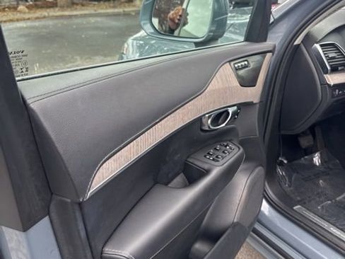 Used 2022 Volvo XC90 T8 Inscription w/ Advanced Package image 17