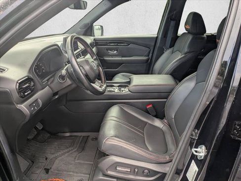 Certified 2025 Honda Pilot TrailSport image 14