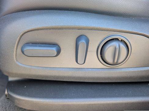 Used 2024 Chevrolet Equinox Premier image 16