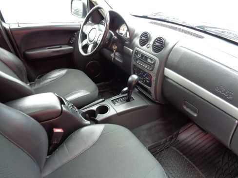 Used 2003 Jeep Liberty Renegade AWD/4WD image 12