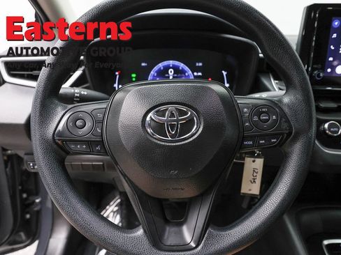 Used 2026 Toyota Corolla LE FWD image 10