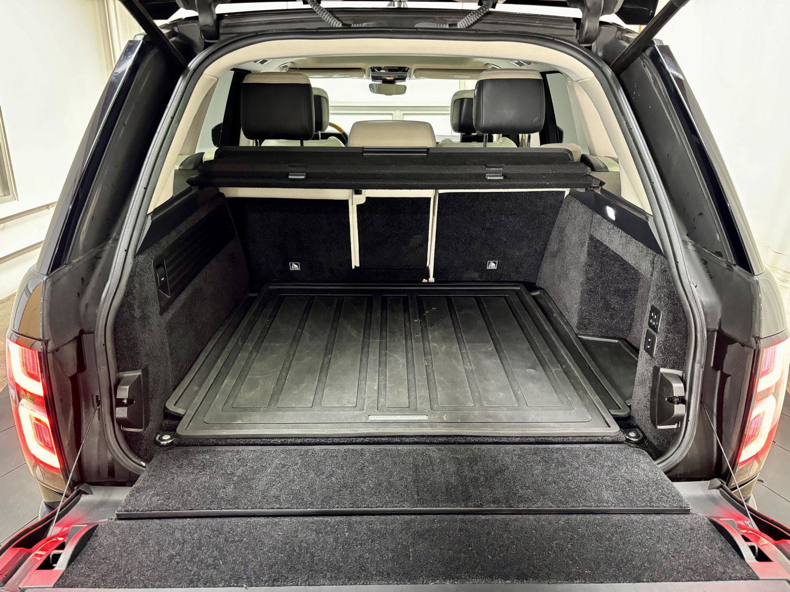 Used 2018 Land Rover Range Rover HSE AWD/4WD image 44