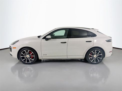 Used 2023 Porsche Cayenne GTS AWD/4WD image 2
