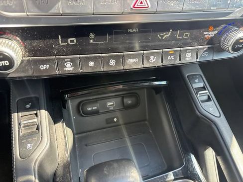 Used 2022 Kia Telluride EX w/ EX Premium Package FWD image 16