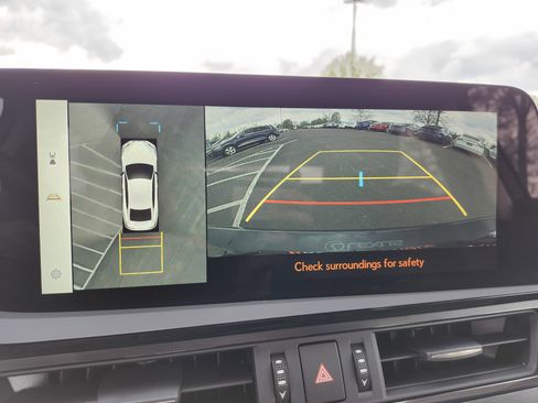 Used 2025 Lexus ES 300h Ultra Luxury w/ Accessory Package (Z2) image 7