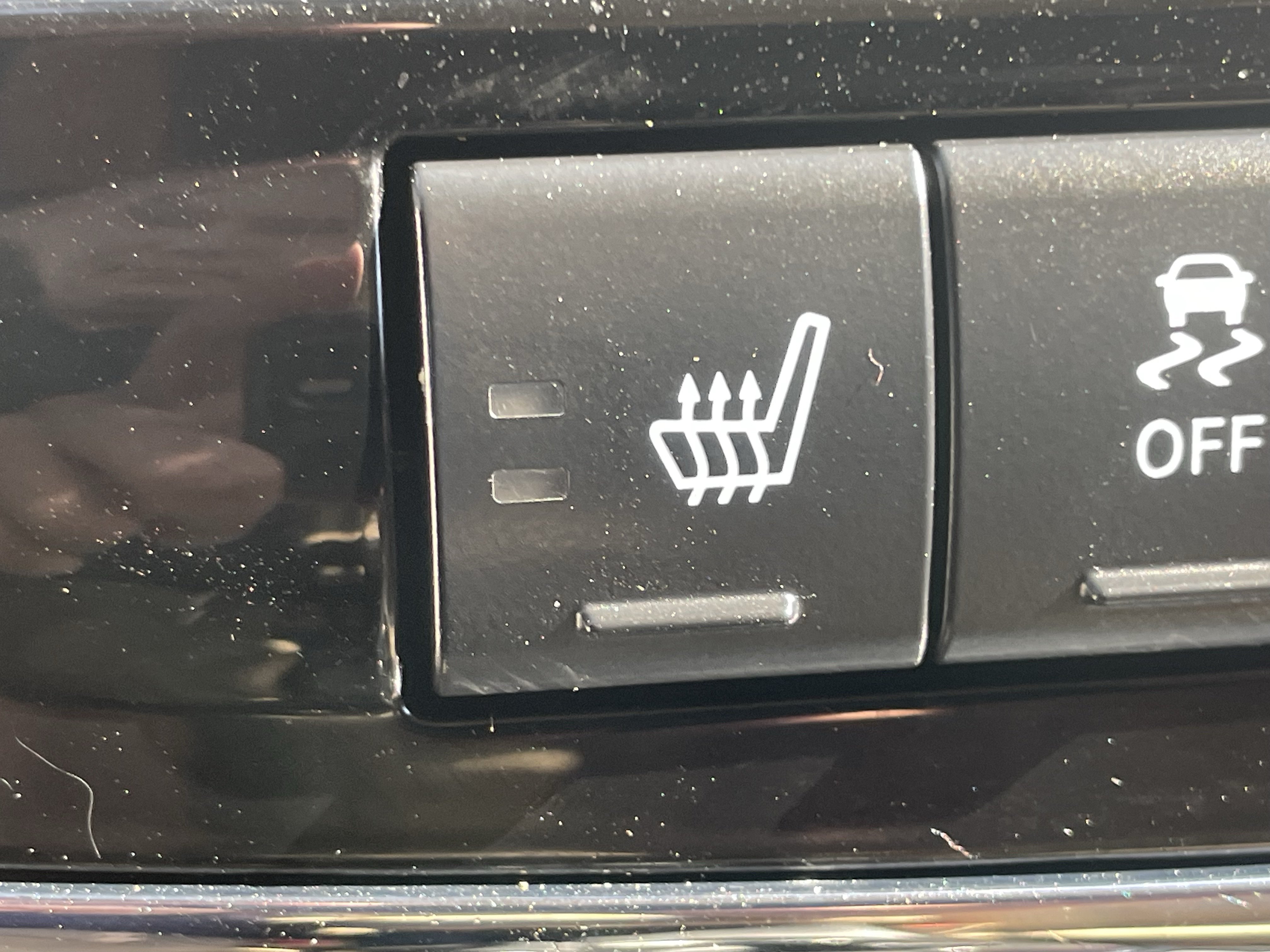 Used 2011 Chrysler 200 Limited FWD image 20