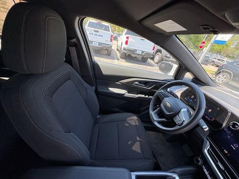 Used 2026 Chevrolet Equinox EV LT FWD image 26