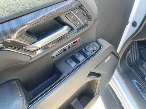 Used 2024 GMC Sierra 1500 AT4 w/ Technology Package AWD/4WD image 23