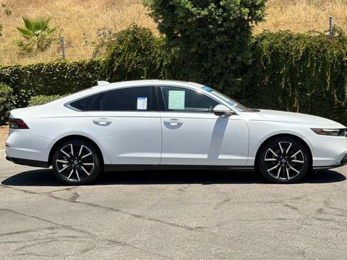 Certified 2023 Honda Accord Touring image 3