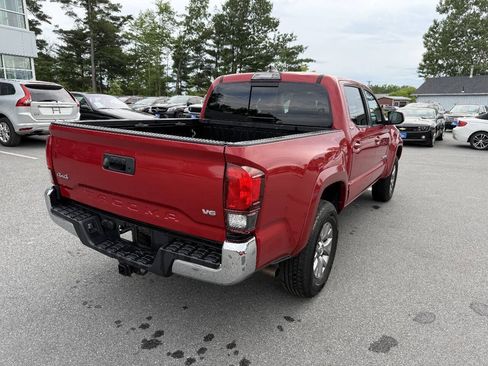 Used 2018 Toyota Tacoma SR5 AWD/4WD image 7