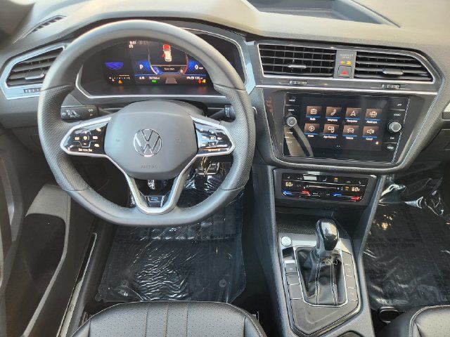 Used 2022 Volkswagen Tiguan SE R-Line FWD image 29