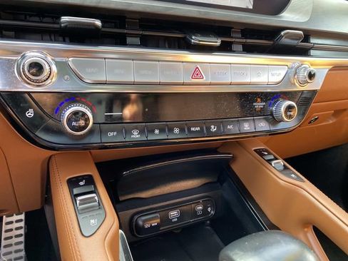 Used 2024 Kia Telluride SX Prestige X-Pro AWD/4WD image 11