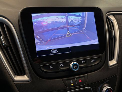 Used 2021 Chevrolet Malibu LS image 13