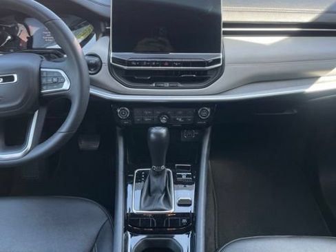 Used 2025 Jeep Compass Limited AWD/4WD image 10
