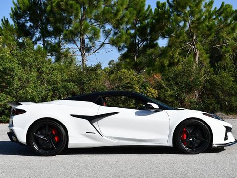 Used 2024 Chevrolet Corvette E-Ray Convertible w/ 3LZ AWD/4WD image 52