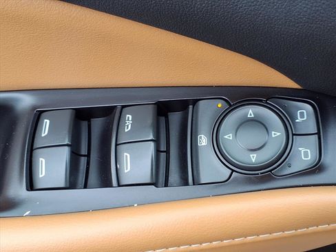 Used 2019 Buick Enclave Essence image 17