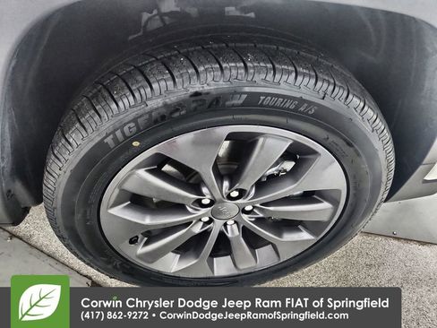 Certified 2021 Jeep Cherokee Latitude Lux 80th Anniv w/ Quick Order Package 26U 80TH image 34