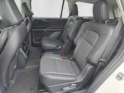 Used 2025 Lincoln Aviator AWD w/ Equipment Group 101A image 14