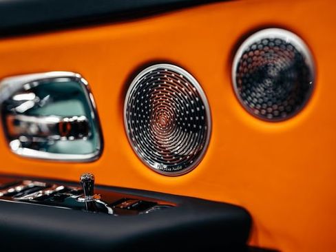 Used 2022 Rolls-Royce Cullinan w/ Cullinan Package image 12